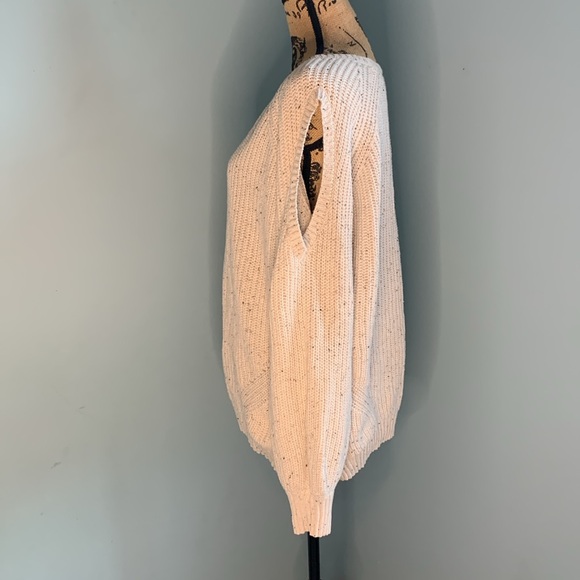 Lane Bryant 18/20 Plus ladies cream sweater. Cold shoulder. - Picture 3 of 7